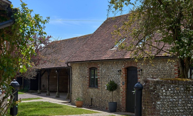 Eartham Casa | The Stables, Seabeach Farm