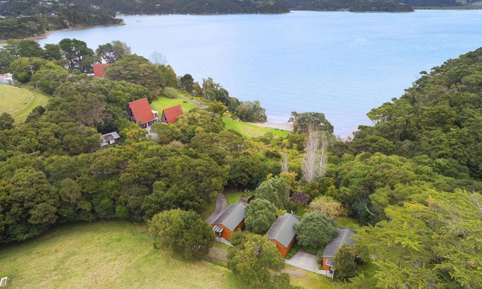 Okiato Cabaña | The Stables Wairoro Park - Russell Holiday Home