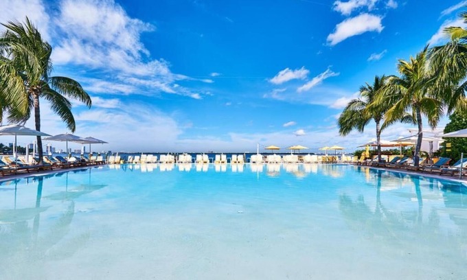 Venetian Islands Hotel | The Standard Spa Miami Beach
