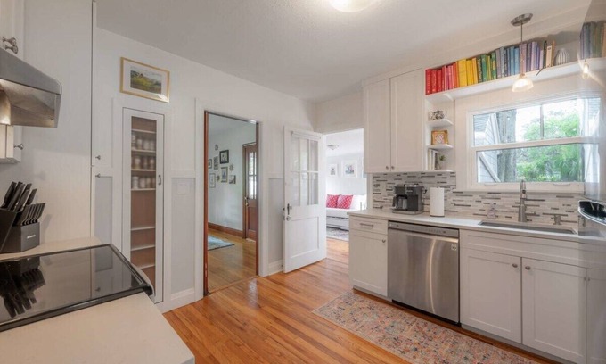 Old Seminole Heights Casa | The Stella Maris - Bocce Ball|Courtyard|Bungalow