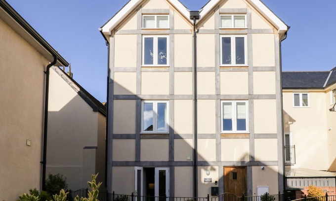 Ludlow Casa | THE STOKESAY, pet friendly, with a garden in Ludlow