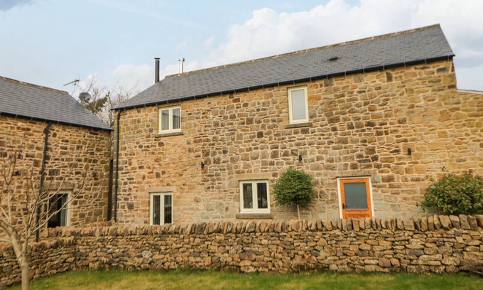 Marsh Lane Cabaña | THE STONE BARN, pet friendly, character holiday cottage in Marsh Lane