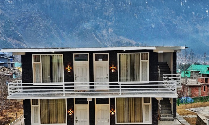 Manali Casa | The Stone Hedge