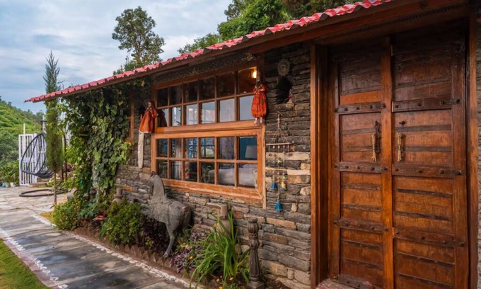 Kaul Cabaña | The Stone House 1, Mukteshwar by Ebony Stays | Cosy 1BHK with Hill Views
