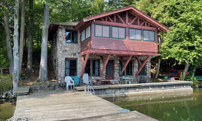 Star Lake Cabaña | La casa de piedra: un lugar tranquilo, dulce, frente al lago de relevo