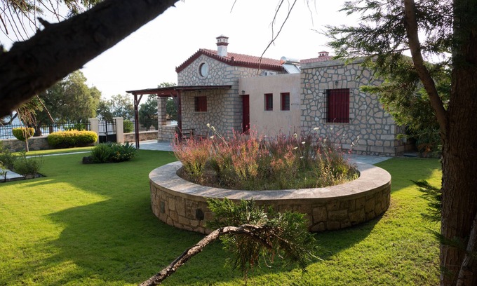 Aegina Casa | the stone house