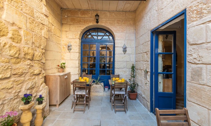 St. Julian's Cama Y Desayuno | The Stone House