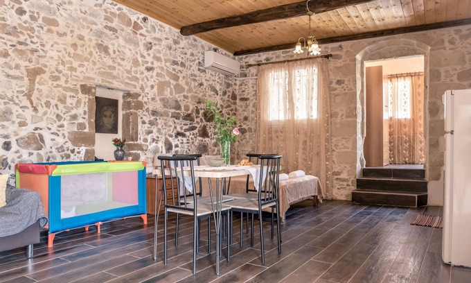 Kissamos Casa | LA CASA DE PIEDRA DE IAKOVOS