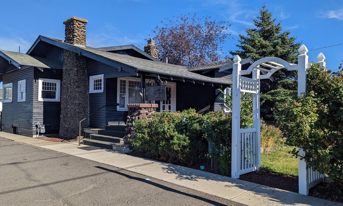 La Grande Casa | The Story House: A Hallmark Home Away From Home!