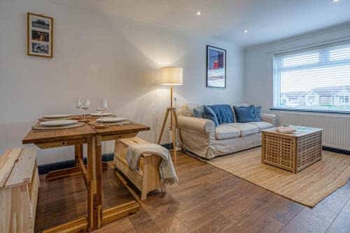 Hunstanton Casa | The Stowaway - Coastal Bungalow - Crabpot Cottages Hunstanton