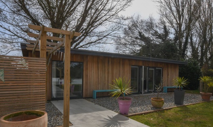 Eyke Cabina | THE STUDIO AT THE CURATAGE, BROMESWELL, pet friendly in Woodbridge