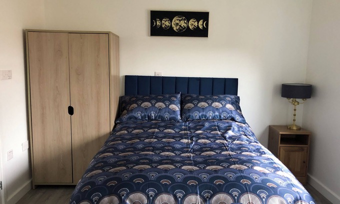 Swindon Apartamento | The Studio - Apartment with Free Parking
