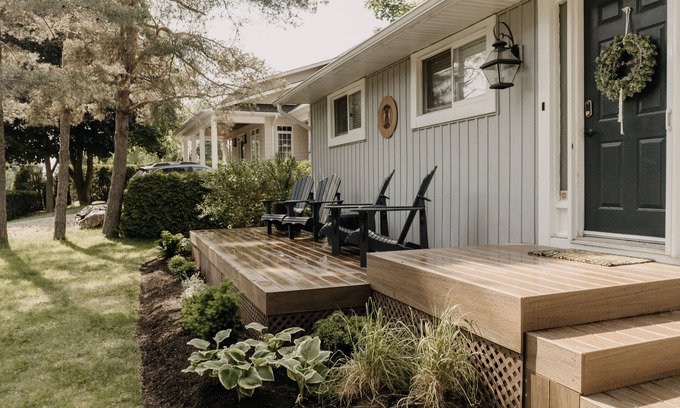 Bayfield Cabaña | The Sugar Shack family retreat w arcade & hot tub. Walk to Main St. and Beach