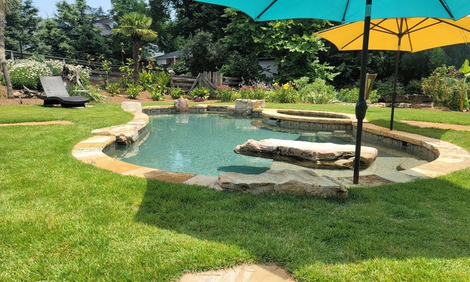 Roswell Apartamento | The Suite At Canton Street in Downtown Roswell with pool