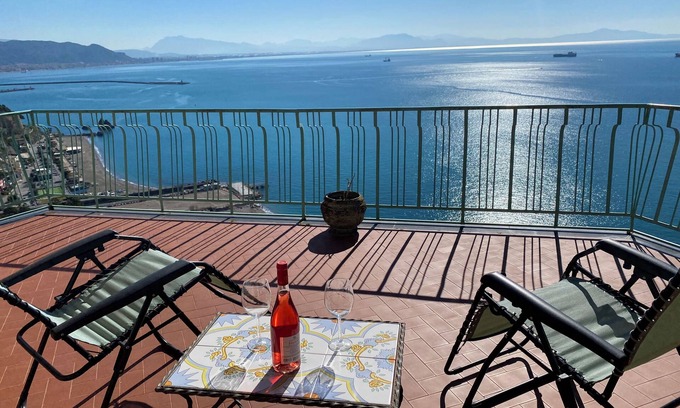 Raito Apartamento | La suite en villa Rosanna en Vietri sul mare