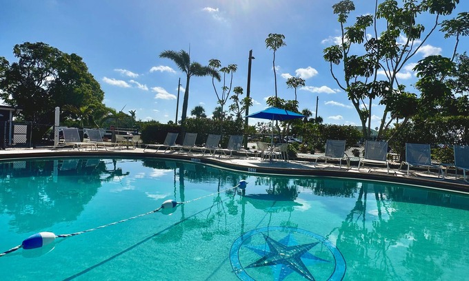 Historic District Complejo | The Suites at Fishermen’s Village- 2 Bedroom Suites