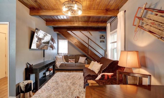 Big Bear City Cabina | The Summit at Sherwood ~ Dog-friendly cabin with fenced yard, patio, grill, & furnished deck
