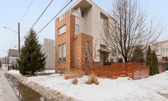 Tremont Casa | The Summit On Sixth Street-LUXURY MODERN 4BR Home
