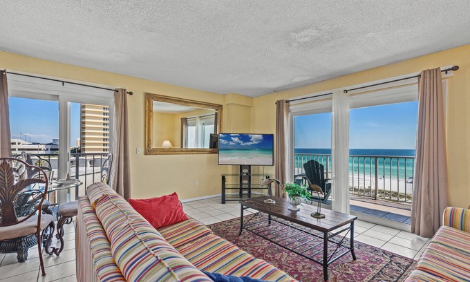 Bel Air Condominio | The Summit PCB 532 ** 2 Bed, 2 Bath ** East Corner Beachfront