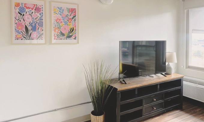 Sun Valley Apartamento | The Sunny Studio With City Views