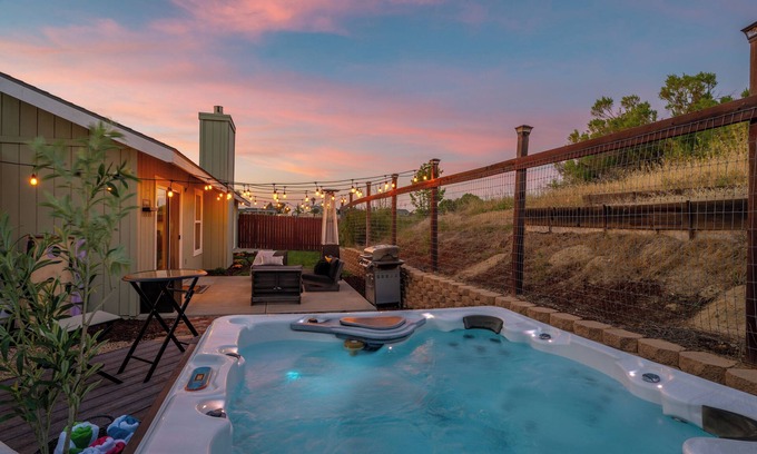 Paso Robles Casa | The Sunset Ranchette : Luxury Paso Robles Getaway!