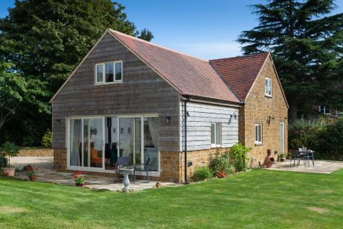 Sibford Gower Casa | The Sunset Retreat