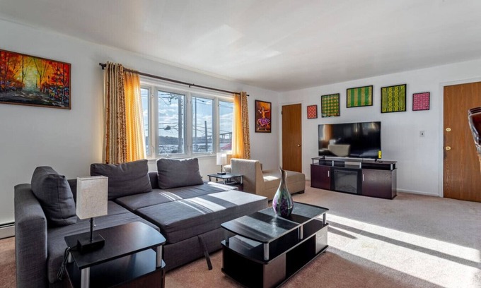 Constable Hook Apartamento | The Sunset Suite! 3BR/2BA Near NYC and Airport!