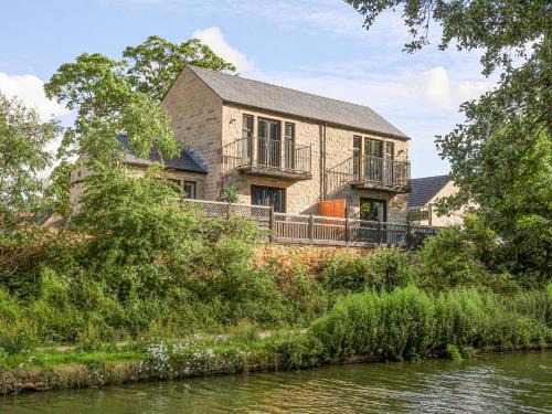 Gargrave Casa | The Swans Nest Lock View