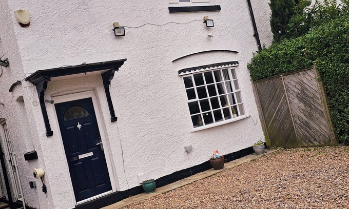 Chapeltown Casa | The Sweet Brier Cottage in Leeds