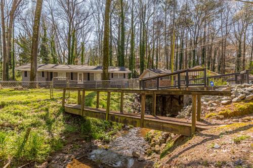 East Point Casa | The Sweet Creek Luxurious Villas