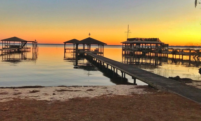 Lake Waccamaw Casa | ¡The Sweet Retreat es el lugar para relajarse y disfrutar de la vista!