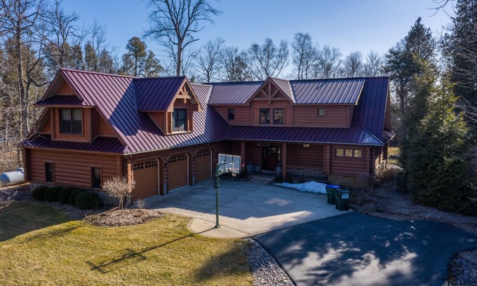 Sturgeon Bay Casa | The Sweet Retreat on Clark Lake