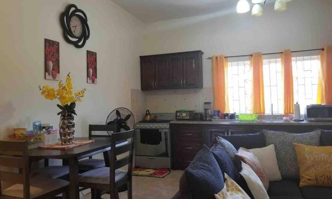 Falmouth Apartamento | The Sweet Spot king Bed