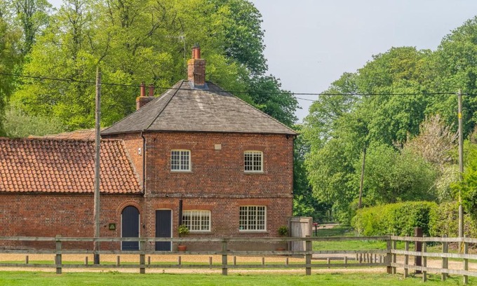 Holkham Casa | The Tack House