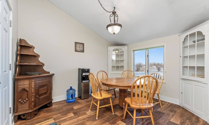 Great Falls Casa | Taste of Country with Pool