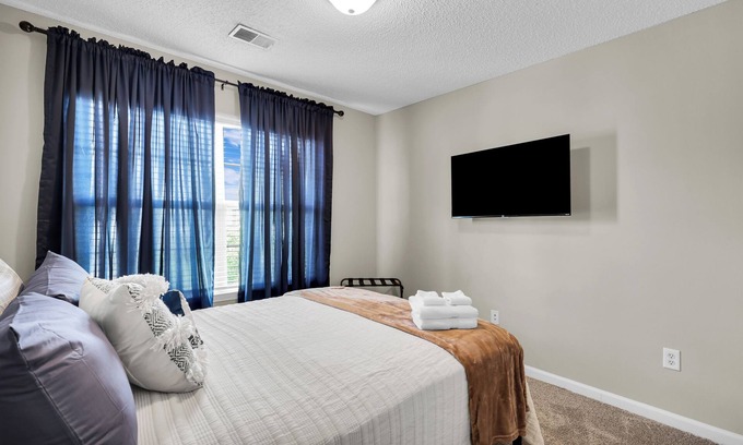 Richmond Hill Casa | The Tea House · Unique Themed Home for Relaxation & Rejuvenation