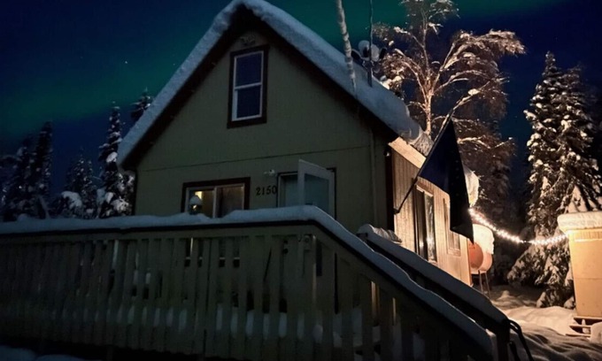 Fairbanks Cabina | The Tequila Goldstream Valley Cabin