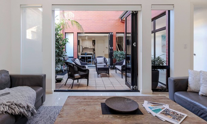 North Adelaide Casa | The Terrace - Adelaide Oval, Cafes, CBD, Shopping