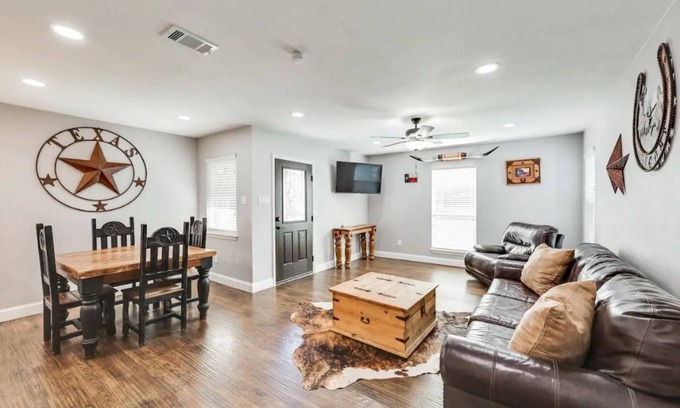 Haltom City Casa | The Texas Experience near the Stockyards!