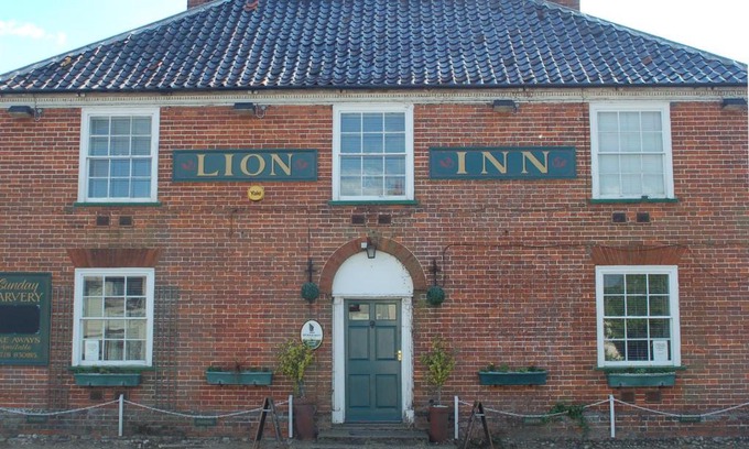 Theberton Cama Y Desayuno | The Theberton Lion