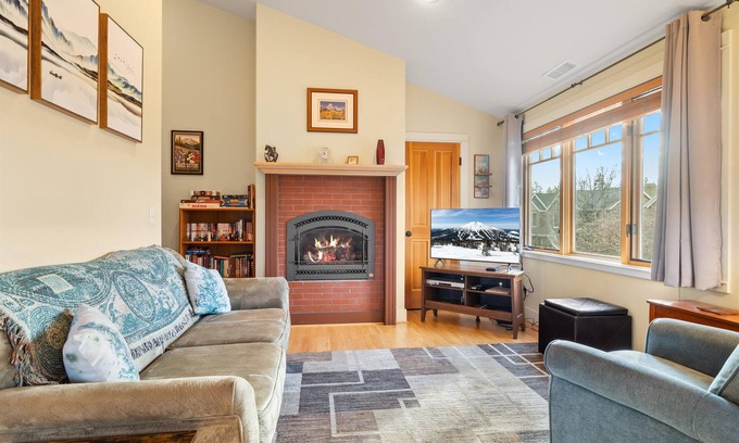 Sisters Condominio | Walk to Downtown Sisters | 2BDR | Perfect Location!