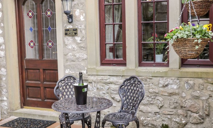Malham Cabaña | THE THRESHING FLOOR AT TENNANT BARN, pet friendly in Malham