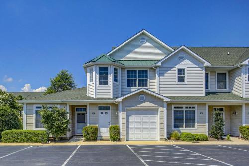 Rehoboth Beach Casa | The Tides -- 19973 Sandy Bottom #302