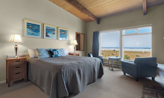 Seaside Apartamento | The Tides by the Sea - Entire rental unit in Seaside, Oregon, United States