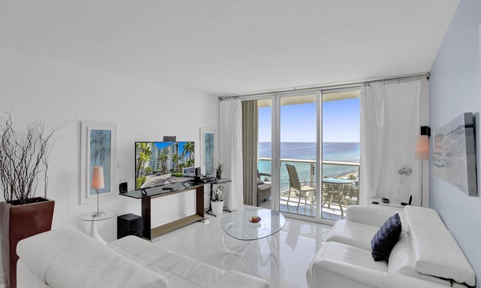 Hollywood South Central Beach Condominio | THE TIDES N-14H