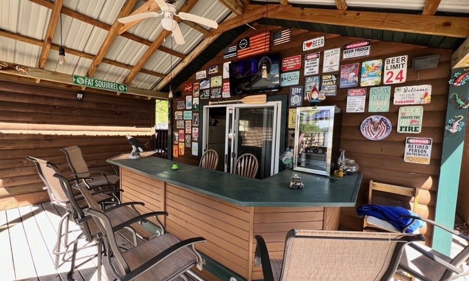 Chetek Casa | The Tiki Bar on Prairie Lake