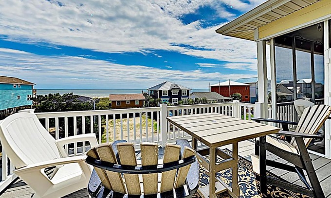 Ocean Isle Beach Casa | The Tiki Hut