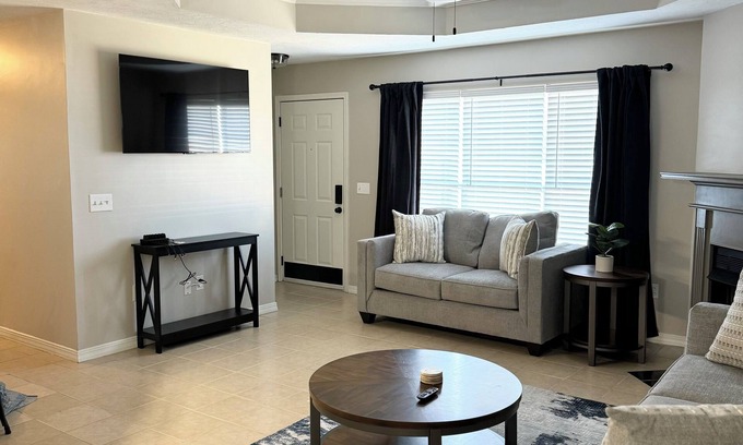 Flowood Casa | The Tiled Waters Retreat