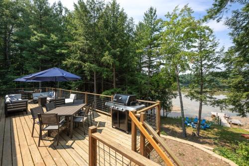 Interlochen Casa | The Timber Shore @ Interlochen Private Lakefront Hot Tub Game Room 12 Forested Acres