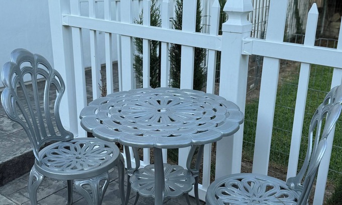 Rancho Palos Verdes Cabaña | The Tiny cottage in quite charming. Palos Verdes with AC, WiFi and washer/dryer